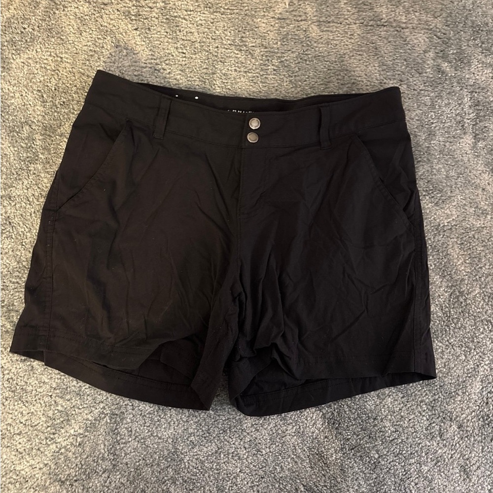 Woman’s Columbia shorts- size 10